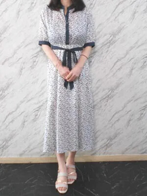 細目で落ち着いた美人さん