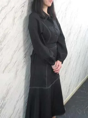 細目で落ち着いた新人さん