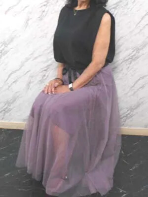 優雅さを感じさせる美人の60代！